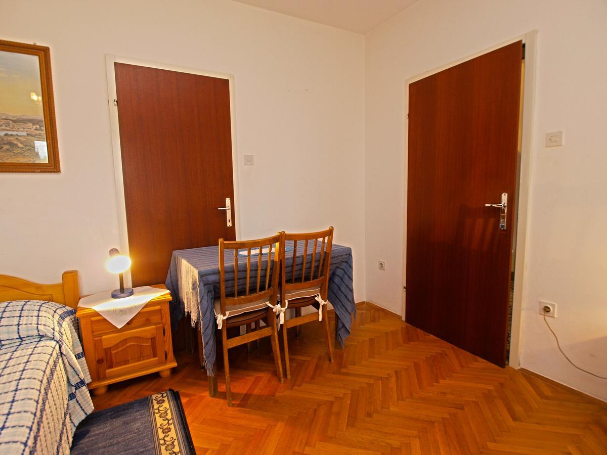 Rooms Milan 1370 Rovinj Buitenkant foto