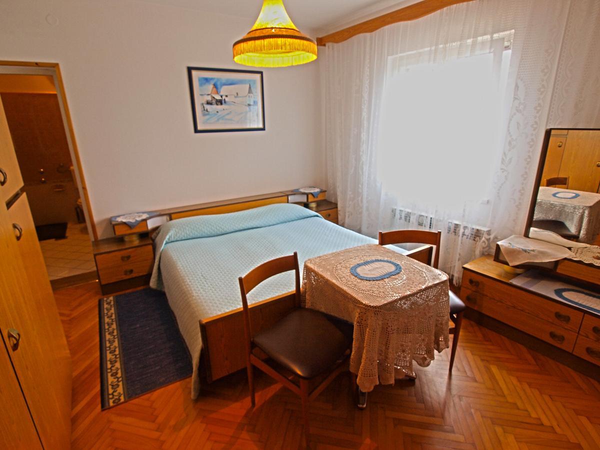 Rooms Milan 1370 Rovinj Buitenkant foto