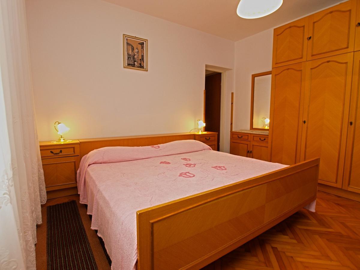 Rooms Milan 1370 Rovinj Buitenkant foto